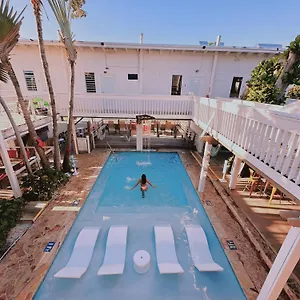 La Jamaca - Island Vibe Inn